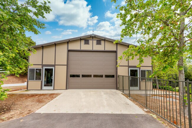 Building Photo - 28051 Balkins Dr