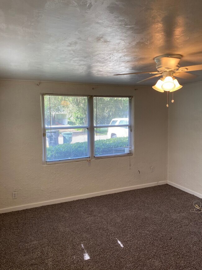 Building Photo - Cactus/Block - 2602