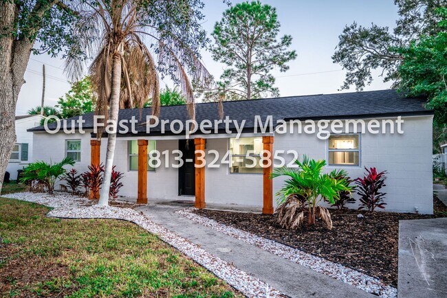 Building Photo - Bright Corner-Lot Home Near Bayshore and City Conveniences