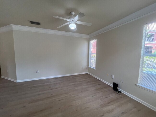 Building Photo - 8819 Villa View Cir