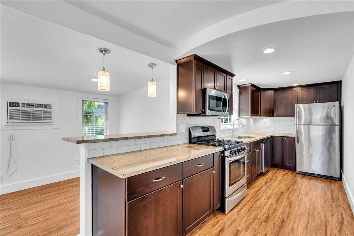 Kitchen - 539 6th St N