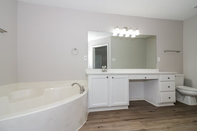 Building Photo - 1506 Appling Wood Cove S