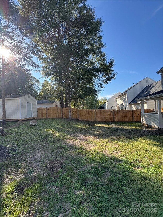 Building Photo - 4533 Cades Cove Dr