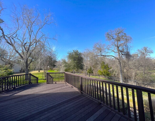 Building Photo - 106 Morning Glory Cir