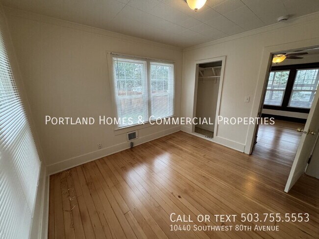 Building Photo - 10440 SW 80th Ave