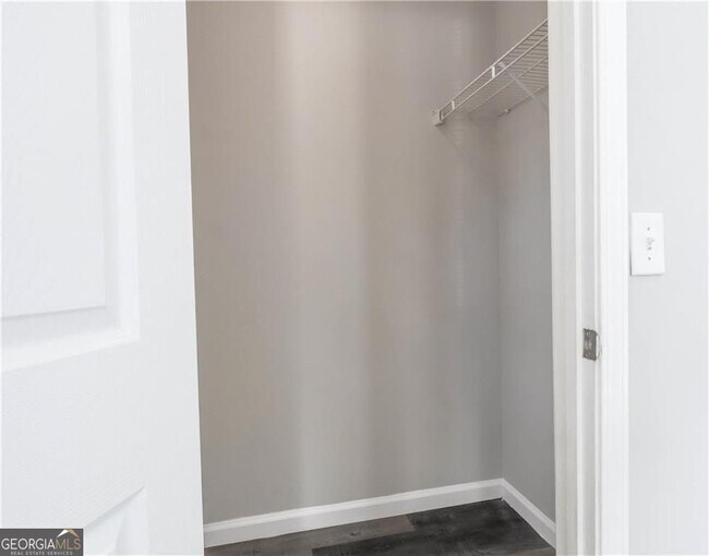 Building Photo - 5823 Strathmoor Manor Cir