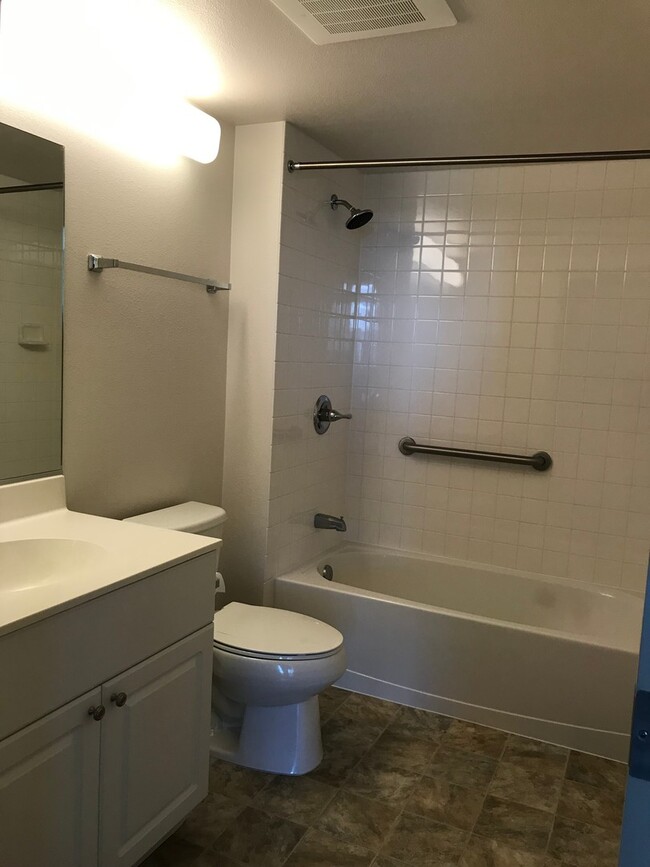 Building Photo - 801 South St