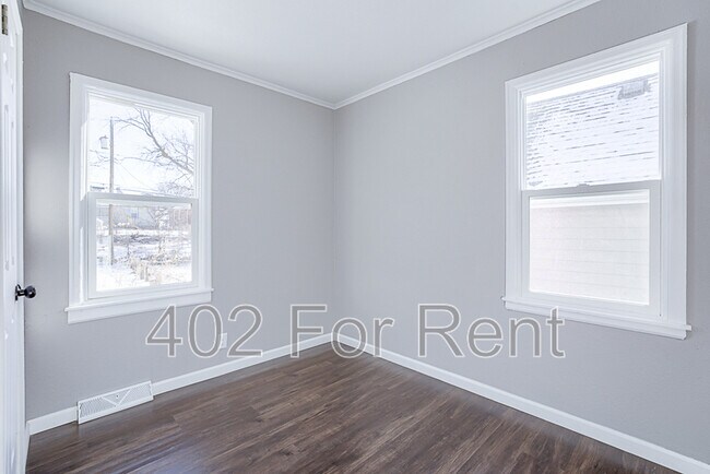 Building Photo - 5345 N 33rd Ave