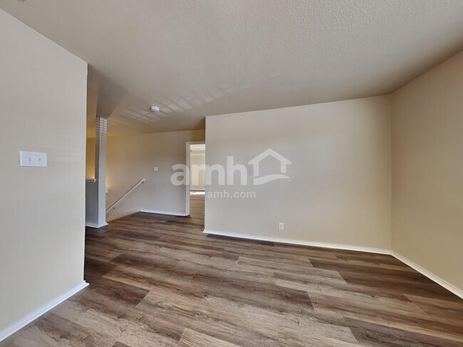 Building Photo - 114 Fontana Albero