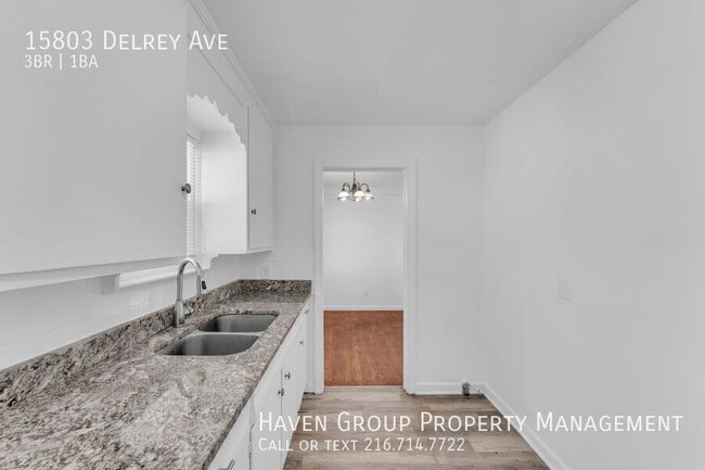 Building Photo - 15803 Delrey Ave
