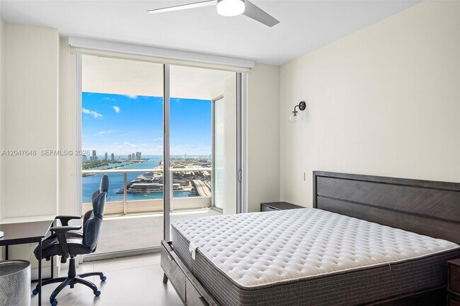 Building Photo - 900 Biscayne Blvd