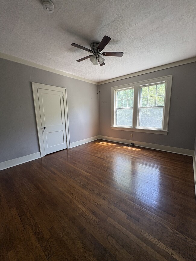 Building Photo - 100 Linwood Ct