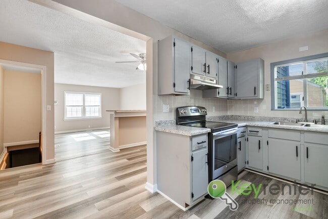 Building Photo - Freshly remodeled 2 bedroom + 2 bonus room...