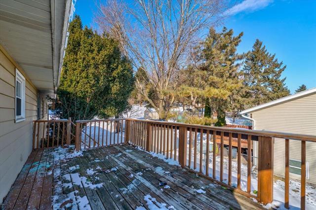 Building Photo - 604 Oak St