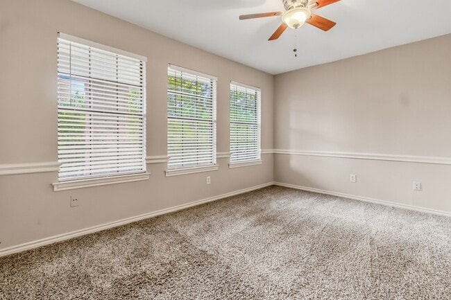 Building Photo - 102 Pebble Beach Dr