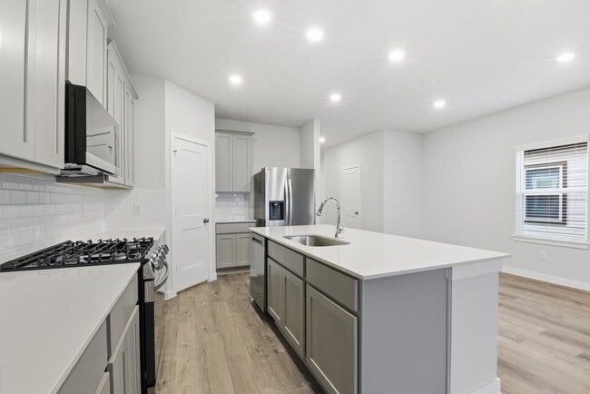 Building Photo - 4011 Ancient Honor Dr