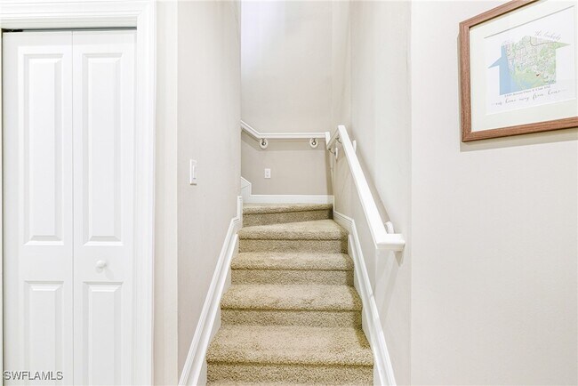Building Photo - 1359 Artesia Dr E
