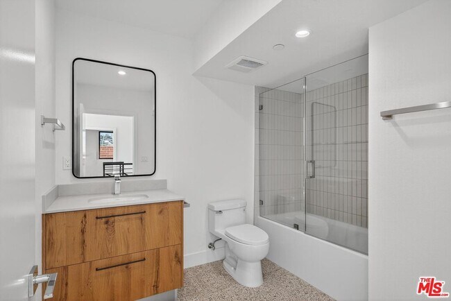 Building Photo - 2412 Eads St