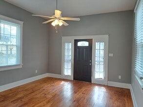 Building Photo - GORGEOUS 3BR/2 BA Single Family Home!  $500 off 1st Month's rent