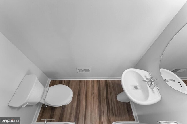 Building Photo - 153 Old Lincoln Hwy