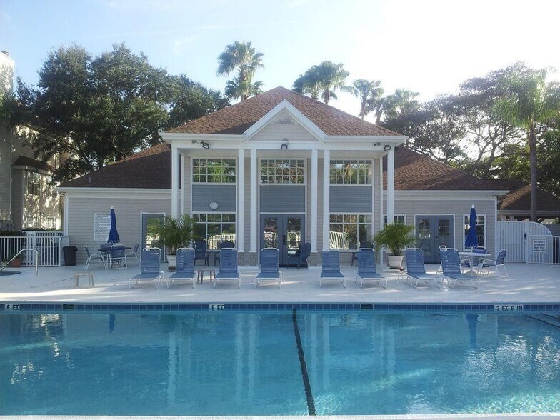 Pool and clubhouse - 850 S Tamiami Trl