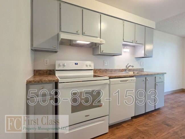 Building Photo - 1366 NE 186th Ave