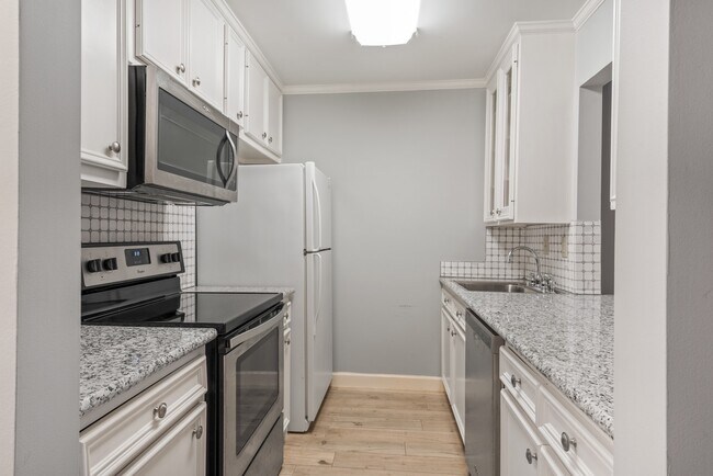 Building Photo - 9029 Gaylord Dr