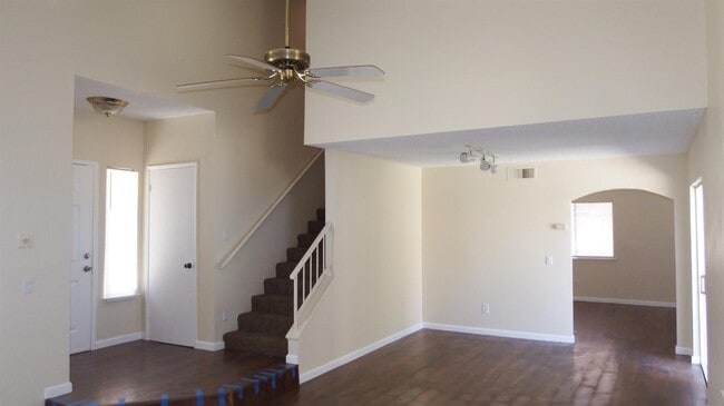 Building Photo - 7808 Walnut Grove Ct