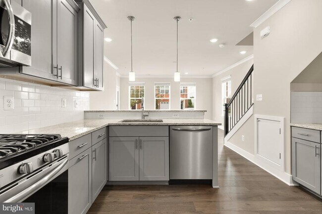 Building Photo - 7916a Potter Pl