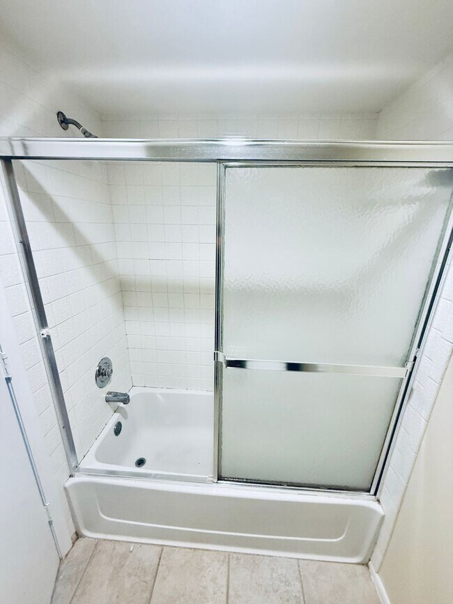 Building Photo - 2BR/2BA CONDO IN PALM BAY