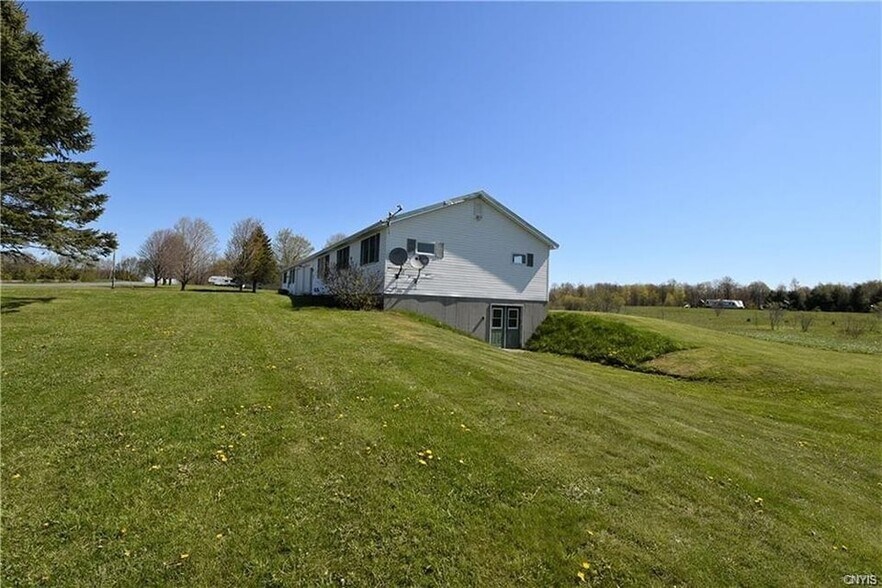 Exterior - 18148 Switzer Rd