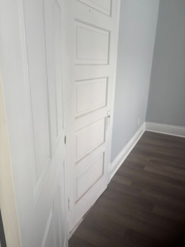 Building Photo - Newly Renovated 3-bedroom 2-bath house in ...