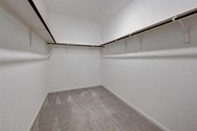 Building Photo - 25403 Kidwiler Dr