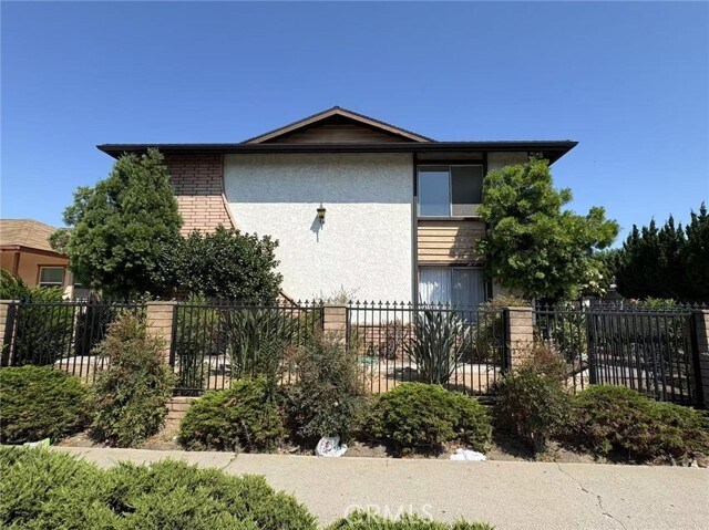 Primary Photo - 860 S Greenwood Ave