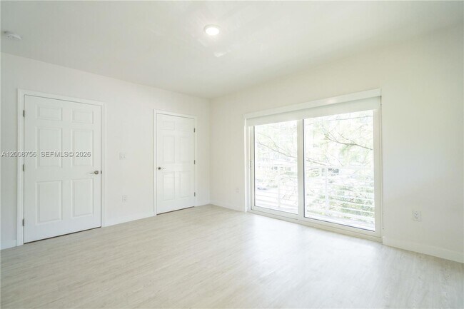 Building Photo - 1185 98th St