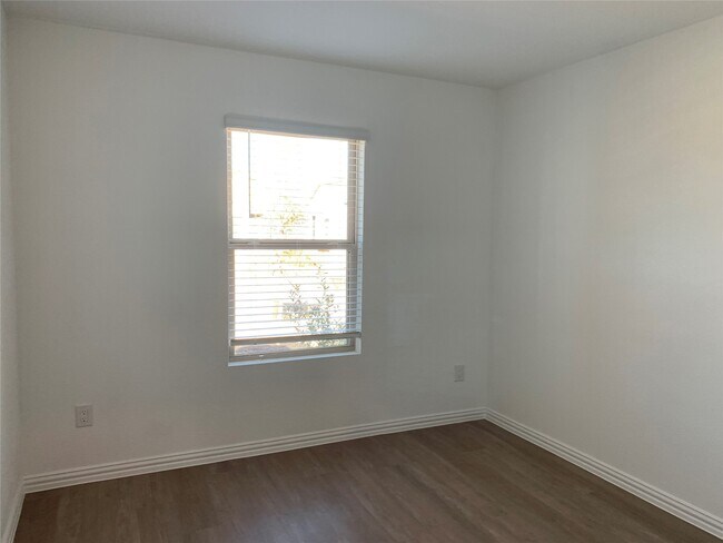 Building Photo - 18118 Rockvine Dr