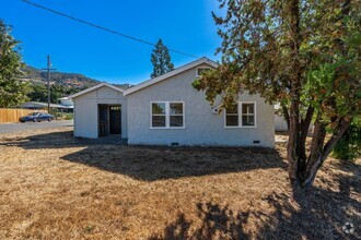 Building Photo - Renovated Single Family Home available to ...