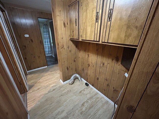 Building Photo - 123 Opal Dr