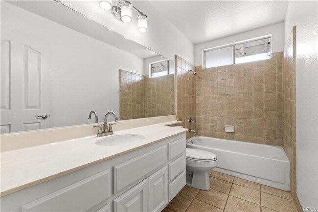 Building Photo - 1260 Highcliff Cir