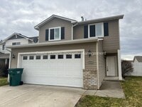 Building Photo - 3 bed house in The Landings