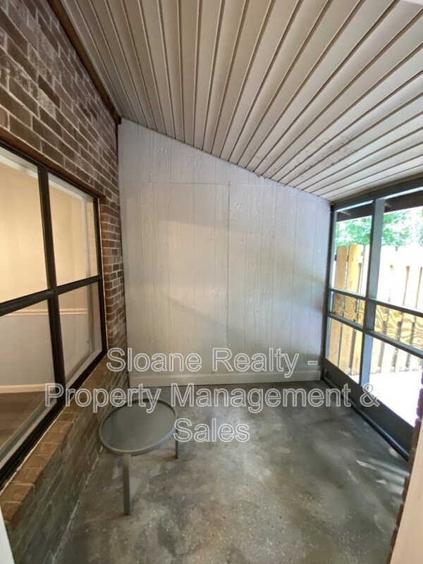 Building Photo - 6239 Lucille Dr