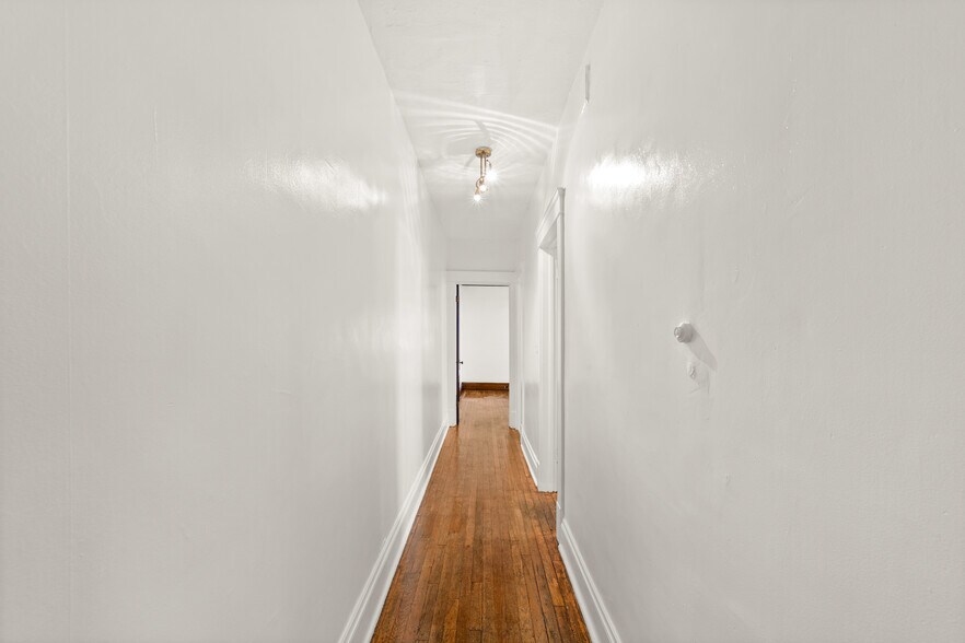 Hallway - 11427 Clifton Blvd