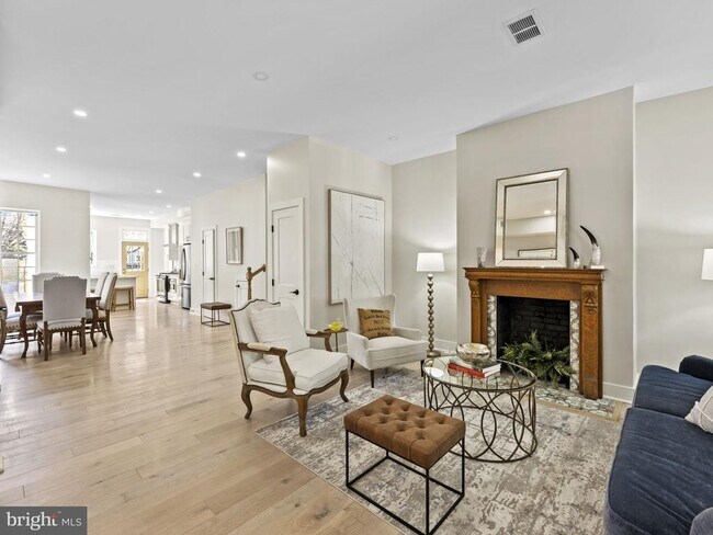 Building Photo - 532 Shepherd St NW