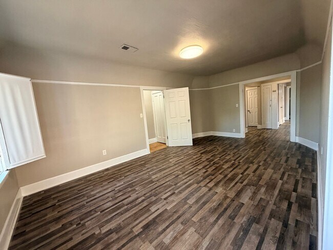 Building Photo - 3424 W Highland Blvd