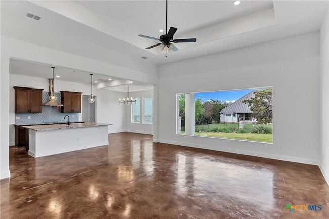 Building Photo - 102 Prairie