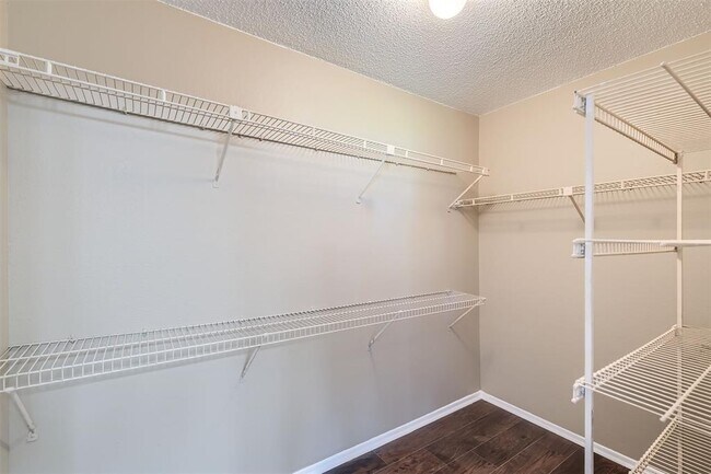 Building Photo - 10616 Mellow Meadow Dr