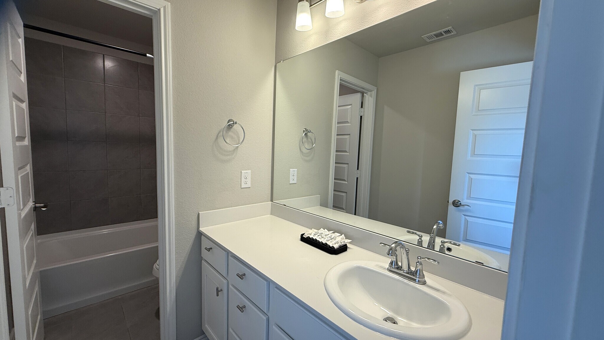 Building Photo - 5945 Hopkins Dr