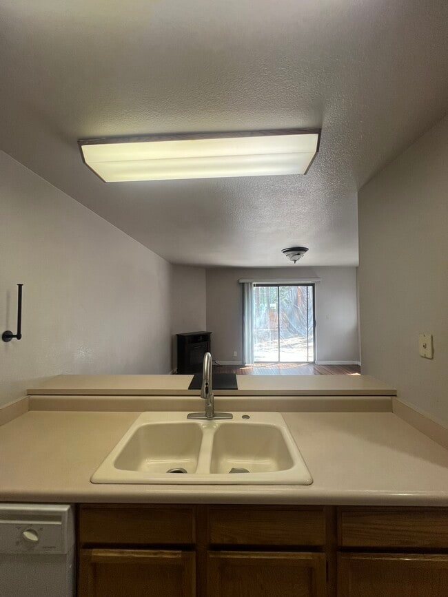 Building Photo - 3364 Treehaven Dr