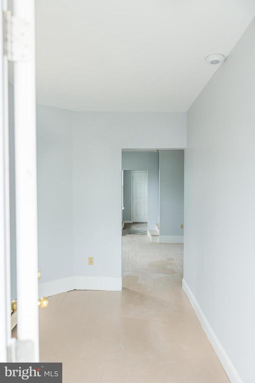 Building Photo - 420 Faulkner Ave