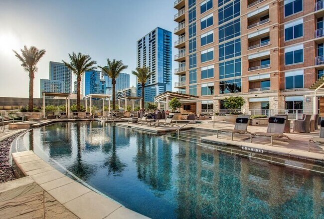 Building Photo - 102 Colorado St